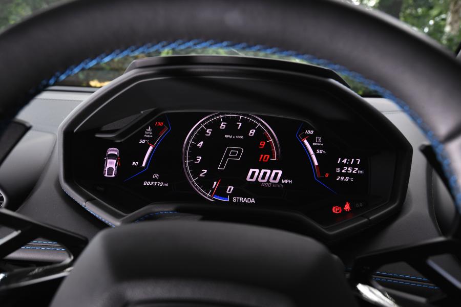 Панель приборов Lamborghini Huracan EVO (LB724) 2019 года  (UK) (фото 9 из 19)